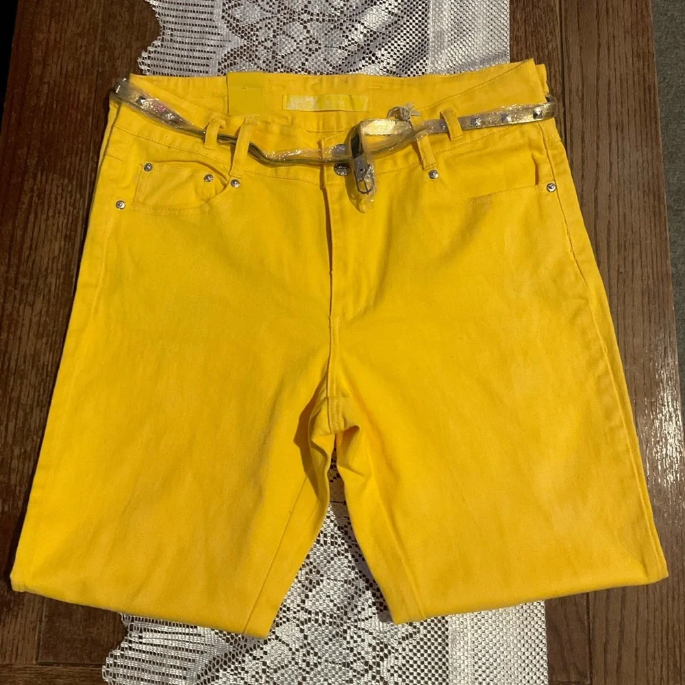 Jeans - Picture 1 of 3